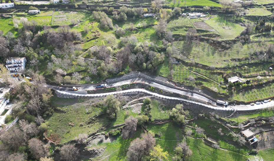 Imagen del artículo Concluyen las obras de la carretera de acceso a Capileira tras una inversión de 4,3 millones